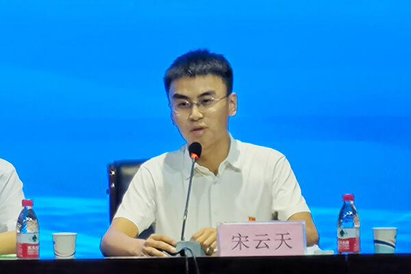 孟莊鎮(zhèn)黨委副書(shū)記、鎮(zhèn)長(zhǎng)宋云天